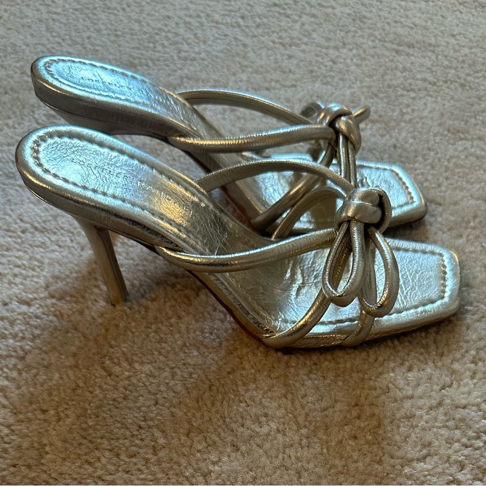 Loeffler Randall Margi Champagne Bow Heel
Size 9 - Picture 2 of 14